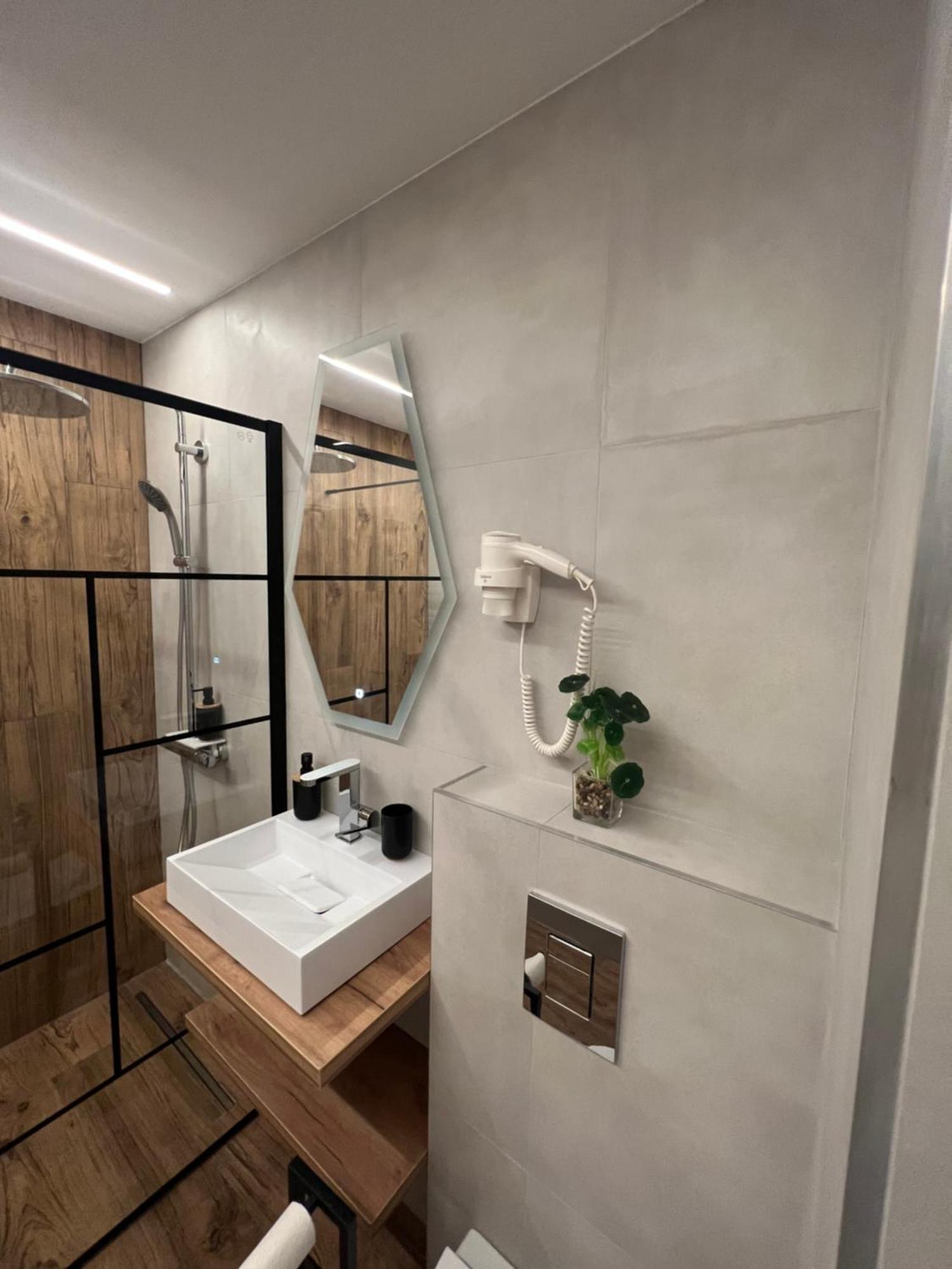 Modern Premium Apartment 1 Targoviste Exteriör bild
